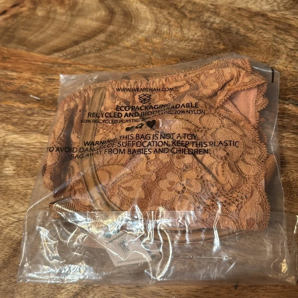 NWT $88 HAH 2Timer Lace Plunge Underwire Convertible Bra Brown Sugar Nude 28-36C